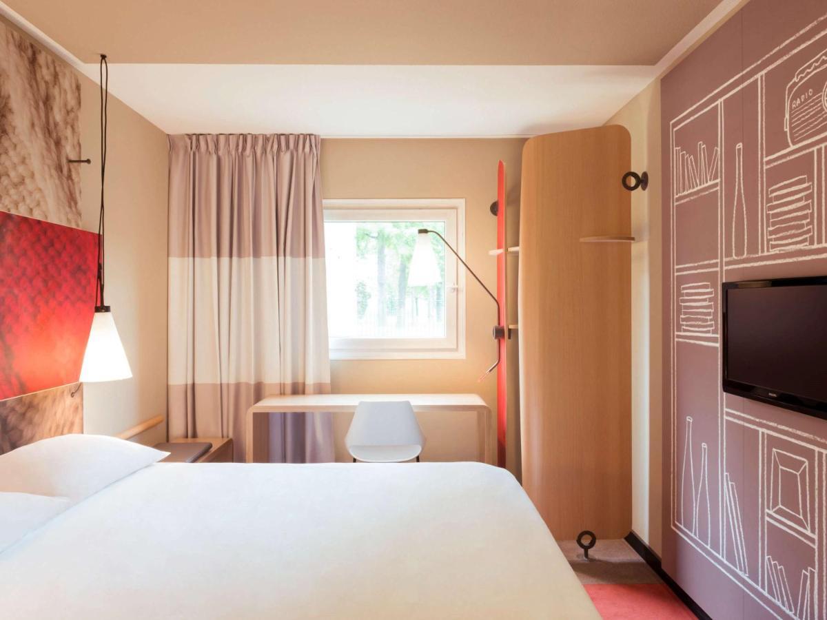 Ibis Nuernberg City Am Plaerrer Buitenkant foto