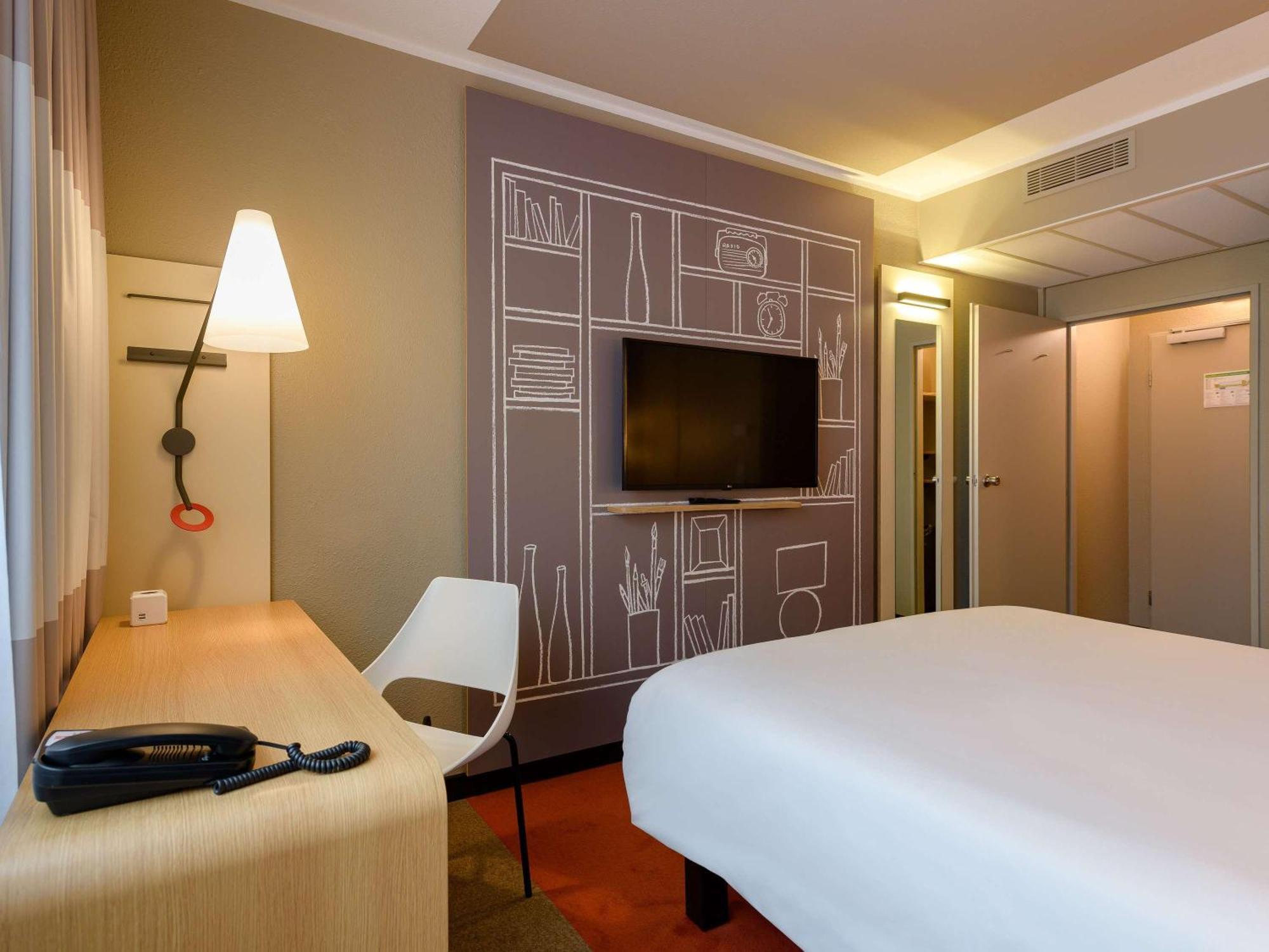 Ibis Nuernberg City Am Plaerrer Buitenkant foto